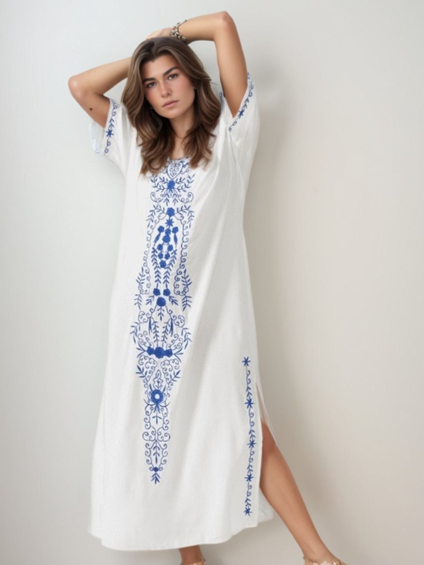 Kaftan veneza branco bordado azul